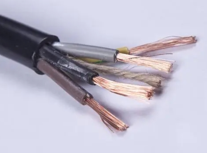 橡套電纜廣泛使用于各種電器設(shè)備中性能良好和穩(wěn)定.jpg